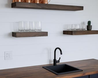 Prateleiras minimalistas de madeira para cozinha, prateleira flutuante com borda natural, estante elegante para sala de estar, armazenamento para hall de entrada.