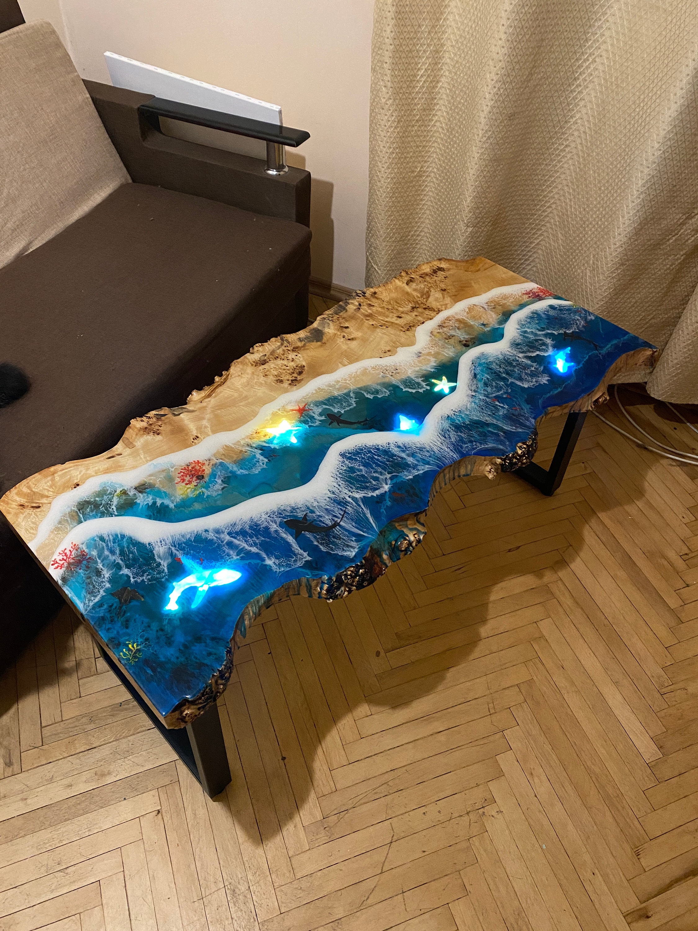 Led resin table online