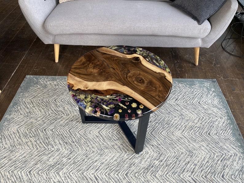 Pressed Flowers Round Epoxy Table, Modern Rustic Furniture, Custom Dine Table, Dried Flower in Epoxy, Floral Resin Coffee Table for New Home