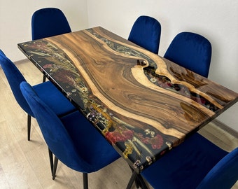 Table de rivière époxy avec fleurs séchées, table de cuisine en bois, table de salle à manger, dessus de table en résine, oeuvre d'art en résine, table époxy, table en résine