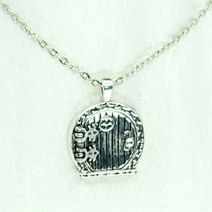 Silver Rounded Fairytale/ Gnome Door Locket with a Magnetic Clasp on 22&quot; of Stainless Steel Chain Necklace