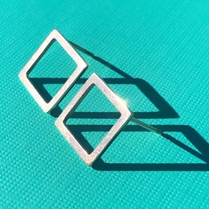 Modern open square studs, delicate square earrings, rose gold geometric earrings, minimalist square studs, square studs