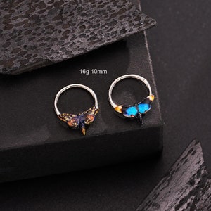 Anello per setto con segmento incernierato a forma di falena blu/giallo 16G/anello per setto a scatto/cerchio per cartilagine/orecchino Daith/cerchio per elica/conca/trago/gioielli con ali per Halloween