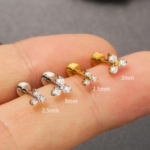 16G / 18G Dreifaltigkeit Blume Threadless CZ Bolzen/Gold/Silber Knorpel Bolzen/Push Pin Labret Bolzen/Nase/Tragus/Conch/Helix Piercing/flache Rückseite Ohrring