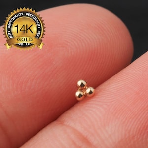14K Gold Tiny Trinity Ball Threadless Push Pin Labret Stud/Tribead Cartilage earring/Nose/Tragus/Conch/Helix Piercing/Flat Back/Gift for her