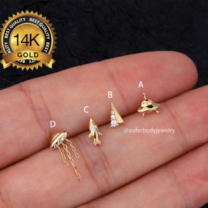 Aretes pequeños de oro de 14 quilates con forma de nave espacial, sin rosca, con inserción en labio, con forma de cohete, OVNI, para trago, cartílago, caracola, hélix delantero, nariz y parte trasera plana.