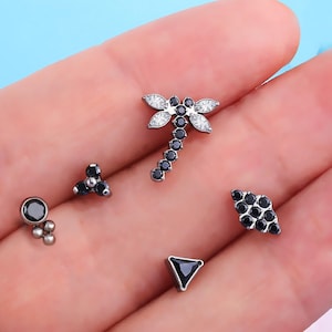 Ensemble de clous d'oreilles en titane noir CZ 16G/boucles d'oreilles libellule/clous de perles/clous de cartilage/clous hélicoïdaux/clous de tragus/clous de conque/clous d'oreilles à dos plat