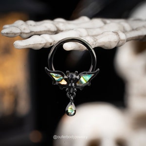 16G Abalone Shell Bat Dangle Hinged Segment Septum Ring/Daith Earring/Cartilage Hoop/Helix/Conch/Tragus Dangle Hoop/Halloween Piercing Gift