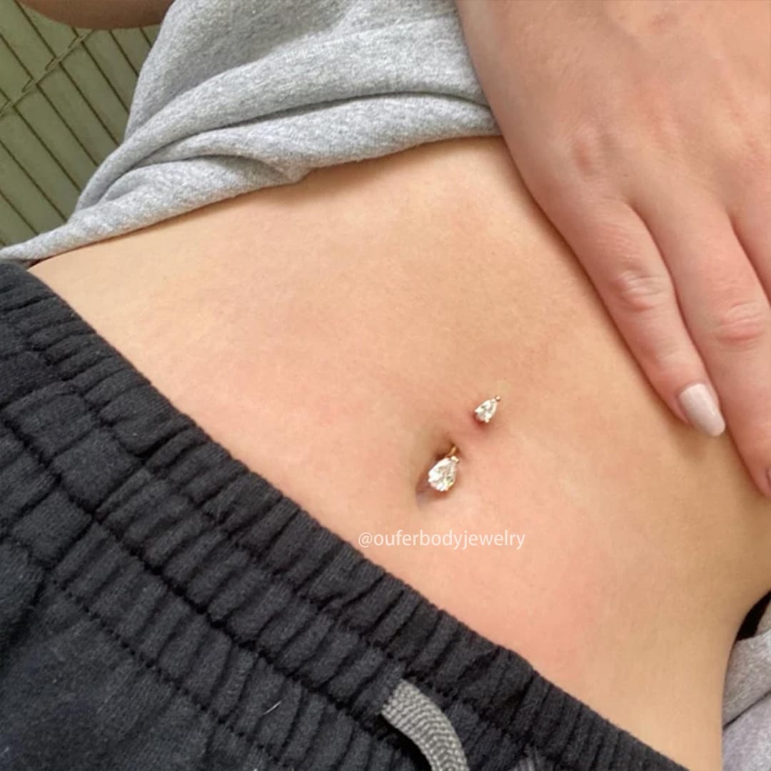 belly button piercing