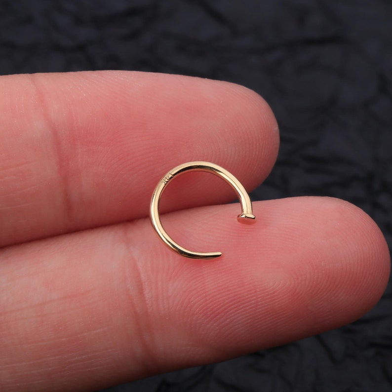 Cerchio per naso in oro massiccio 14K/Anello per naso piccolo e sottile/Cerchio per anello per naso in argento/18g 20 Gauge Piccoli anelli per naso/Aderenza perfetta/Gioielli per piercing al naso Regolabili immagine 4