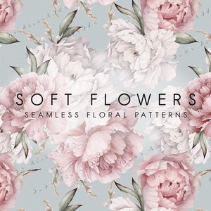 Puede incluir: Un patrón floral sin costuras con peonías suaves de color rosa y blanco con hojas verdes sobre un fondo azul claro. El texto "SOFT FLOWERS" y "SEAMLESS FLORAL PATTERNS" se muestra en negro.
