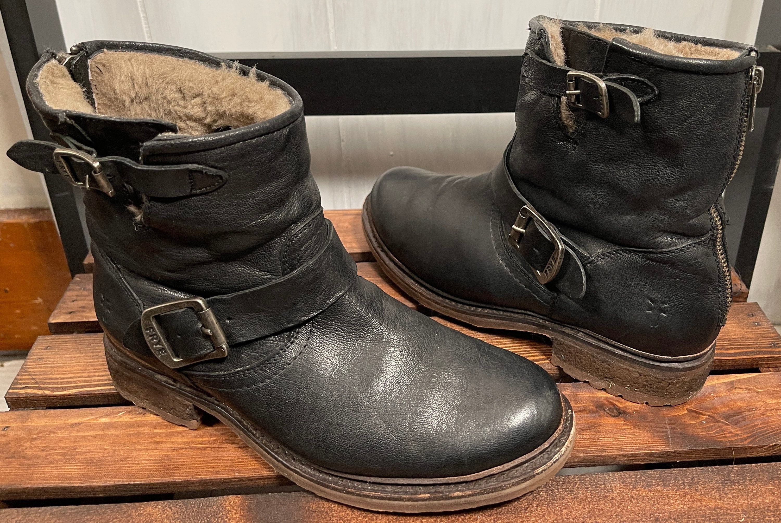 frye vanessa pull on shearling