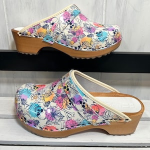 Bjork Swedish Patent Leather Clogs Skull/Crossbone/Flower Print, Size 36/6, New