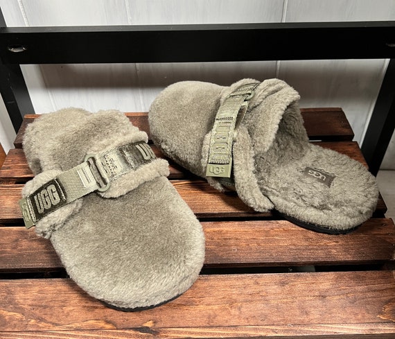 mens slippers 9.5