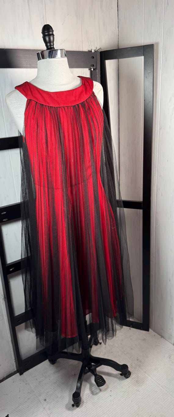 green emerald velvet dress Shop Chetta B clothing and handbags at SilkRoll. Trade with us!