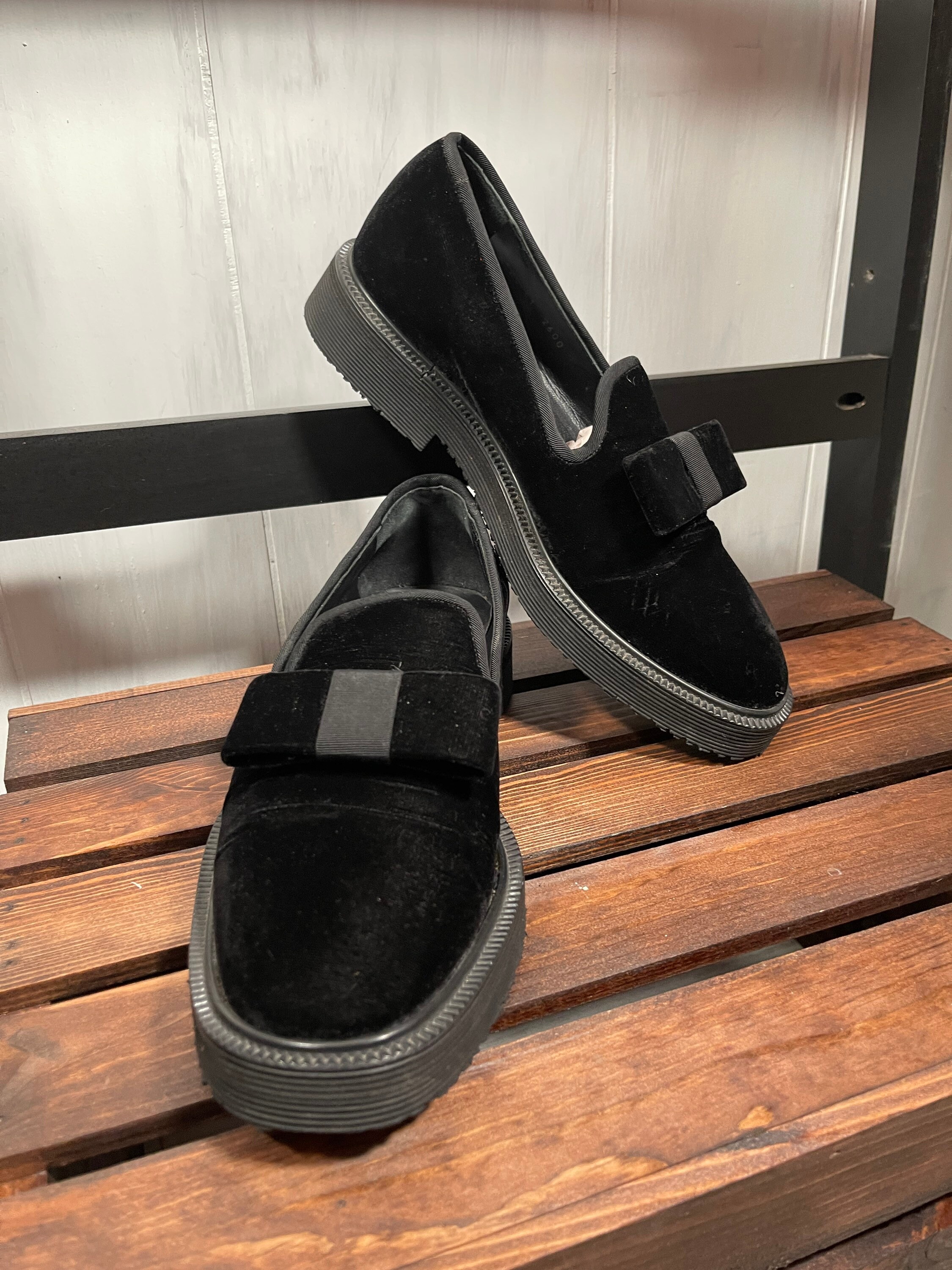 Giuseppe Zanotti Black Velvet Bow Loafers, Rubber Sole (US 8 