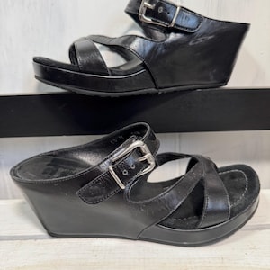 Donald J. Pliner Platform Black Wedge Leather Sandals, Size 5.5, Nearly Unworn