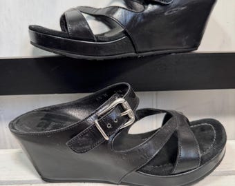 Donald J. Pliner Platform Black Wedge Leather Sandals, Size 5.5, Nearly Unworn