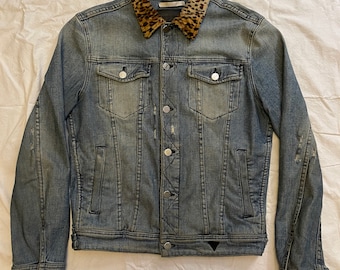Vtg GUESS REX Distressed Leopard Print Jean Jacket, unisex Small, Very Cool, Rare, MINT
