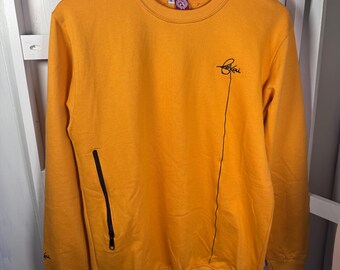 Karl Kani Men’s Yellow 100% Cotton Sweatshirt Signatures Patch Zipper Med New. New old stock. The zipper is a big pocket.