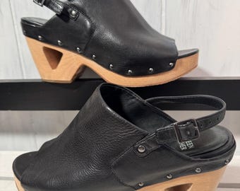 Zuecos de plataforma de madera y cuero negro con tachuelas de EILEEN FISHER, talla 8.5, ¡apenas usados!