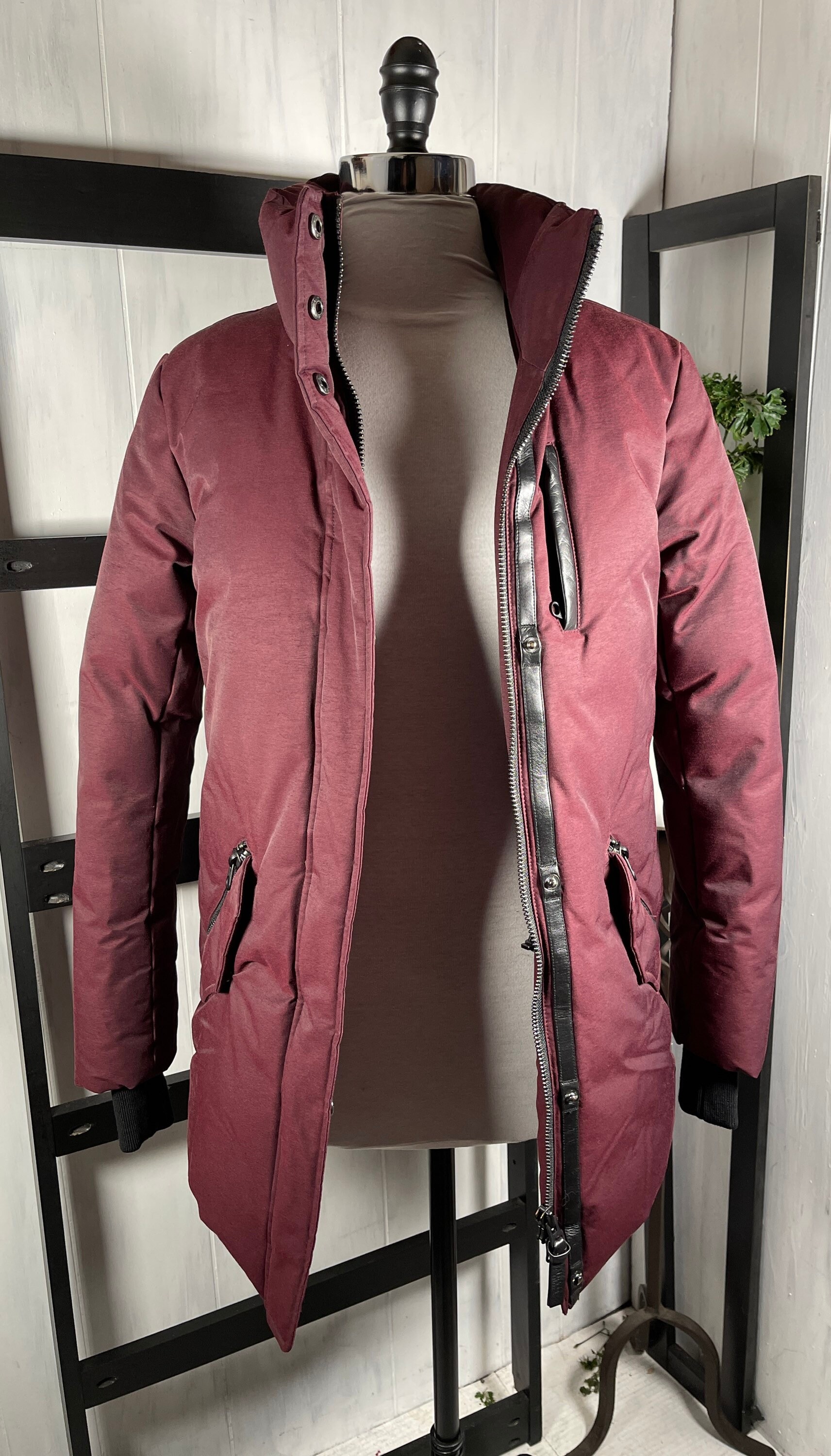 Mackage Marla Bordeaux Down Parka Removable Fur Trim Hood, Women's Size XS-S, Brand New Without Tags, 1390