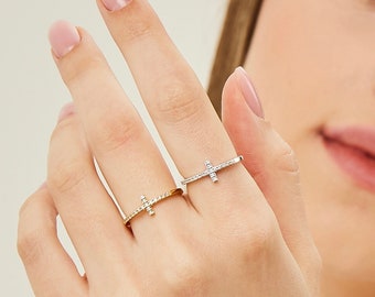 14K Gold Kreuz Ring, zierlicher Goldring, handgemachter Schmuck, Minimalist Ring, Ringe für Frauen Gold, Diamant Ring.