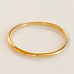 14K Solid Gold Round Wedding Band / Wedding Ring / Dainty Stacking Ring / Simple Delicate Ring / Wedding Bands Women, Stacking Rings