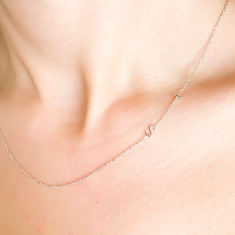 Zierliche kleine Initial Halskette / Personalisierte Buchstaben Halskette / Zierliche Halskette / Halsketten für Frauen / Personalisiertes Geschenk für ihren Schmuck Bild 3