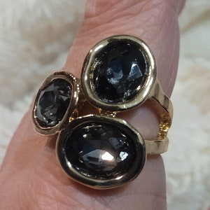 Bague dorée, bague en cristal, bague gris cristal, bague bohème, bague bohème, bague de mariage, bijoux femme, bague gris cristal, style uno de 50