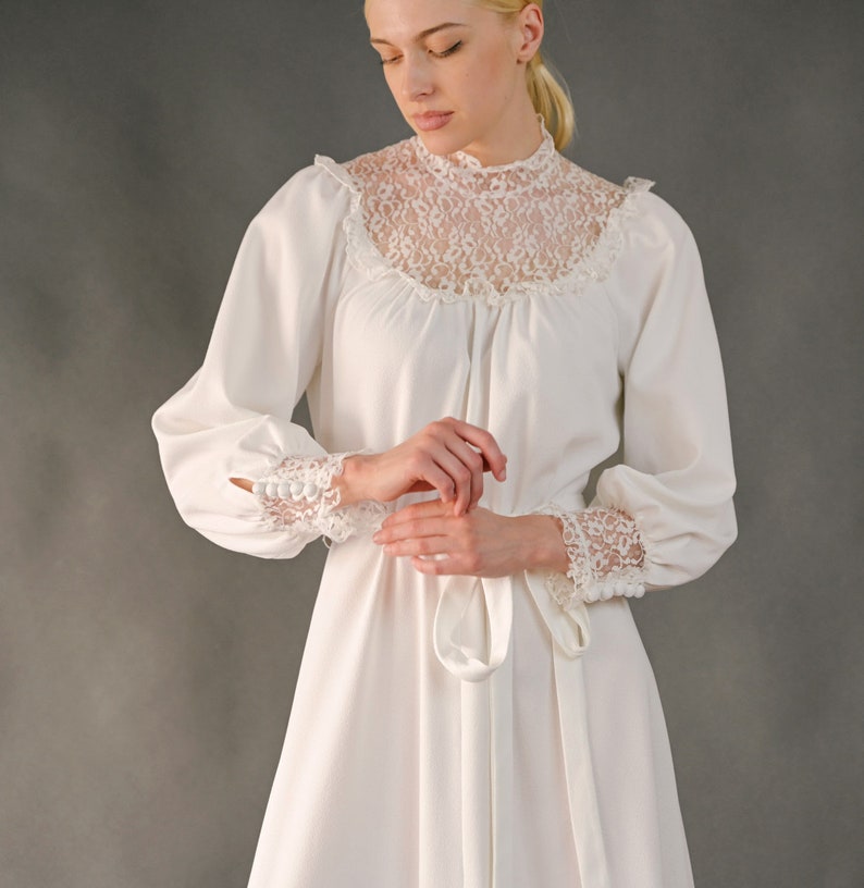 Vintage 1970s white boho wedding dress, a-line, high lace neck, lace stitched on the skirt, lace at the end of the sleeves M-XL image 6