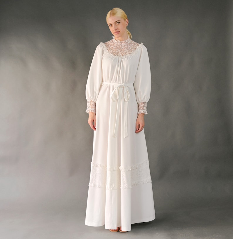 Vintage 1970s white boho wedding dress, a-line, high lace neck, lace stitched on the skirt, lace at the end of the sleeves M-XL image 2