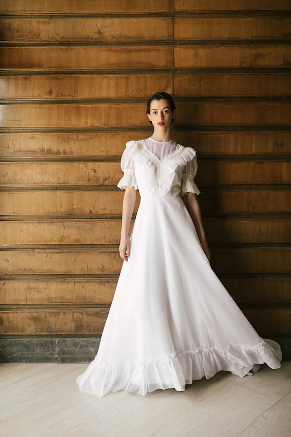 a line wedding dress short sleeves Wedtrend Women Ivory Bridal Dress Vintage Ivory A Line Chiffon Boho Long  Wedding Dress with Lace – WEDTREND