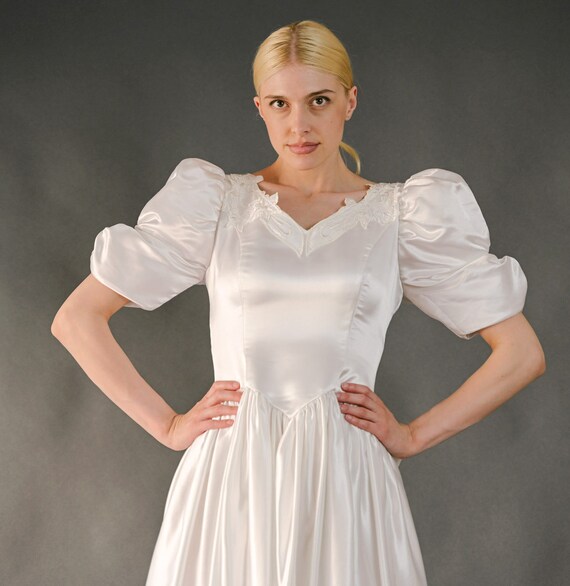Vintage 1980s white satin romantic wedding dress … - image 4
