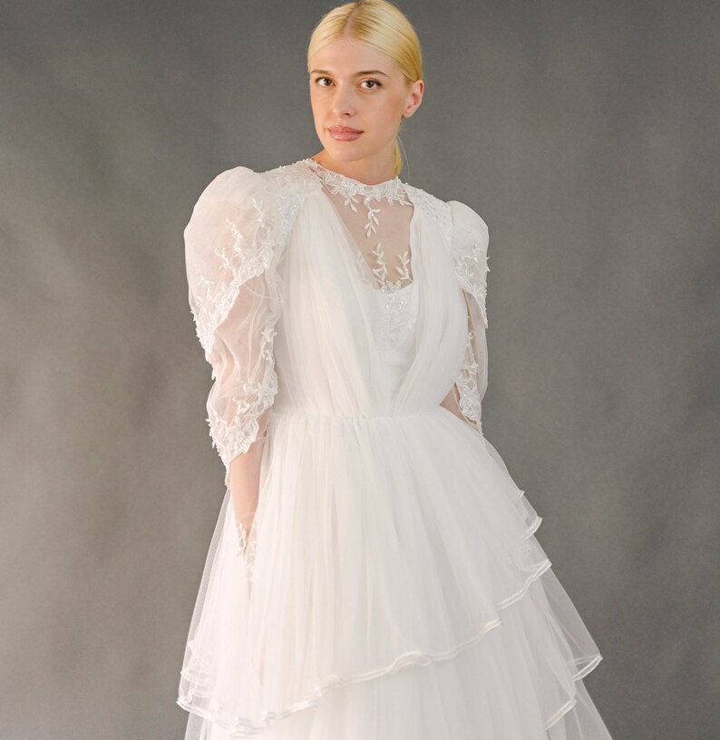 Vintage 80s white tulle wedding dress with asymmetric ruffle, sheath silhouette, long sleeves with lace details and embroidered pearls Small image 5