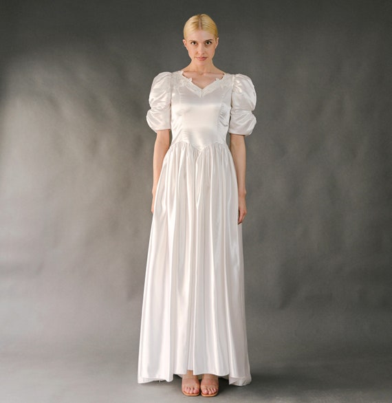 Vintage 1980s white satin romantic wedding dress … - image 7