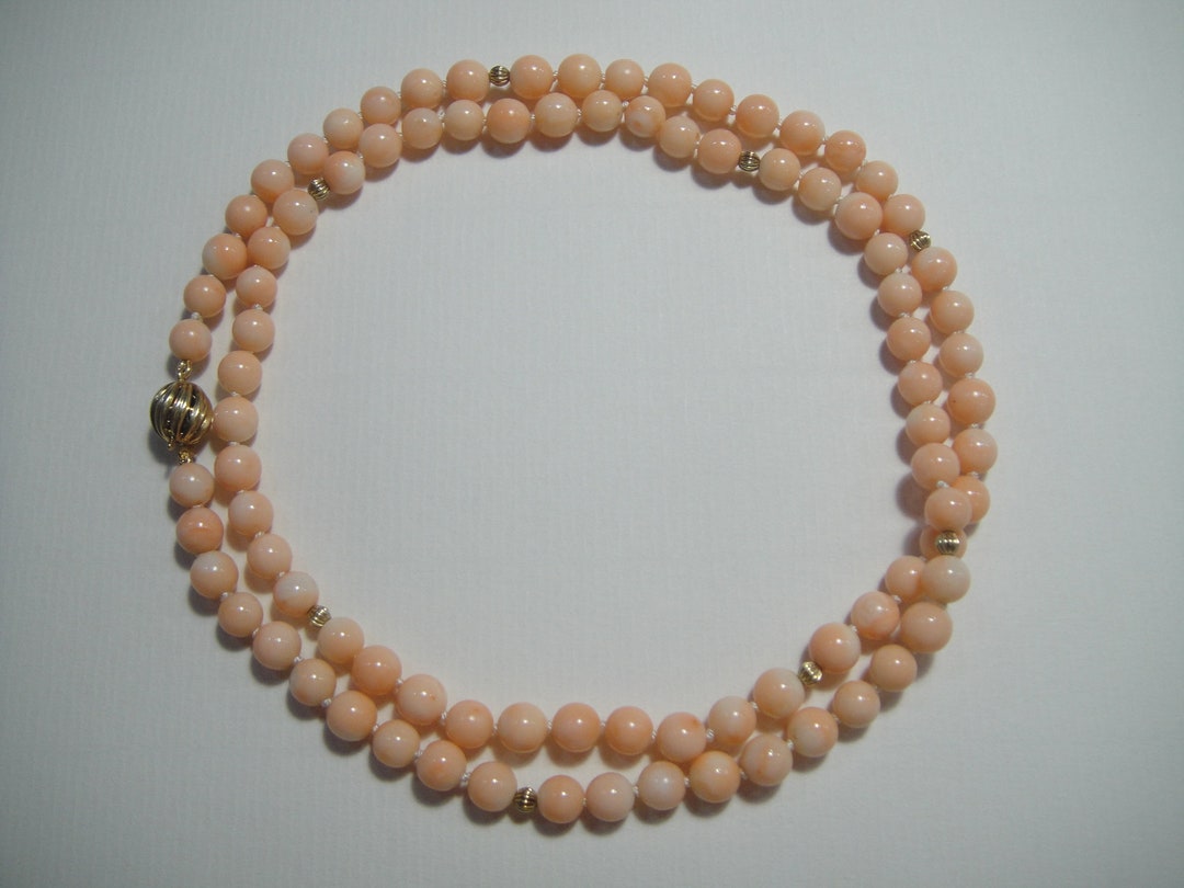 Collier Vintage Années 60 En Corail Rose Et Or 18K - Longueur 46 Cm, Pièce Unique