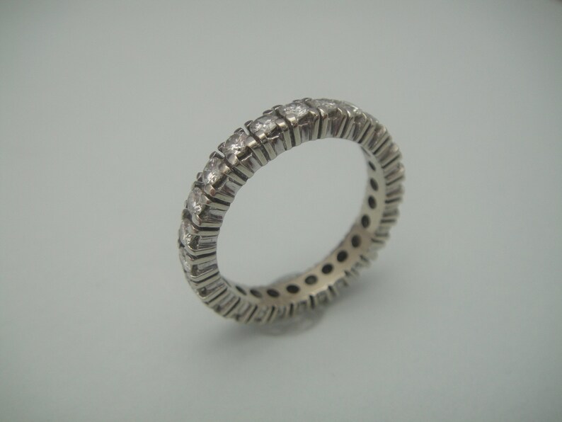 Vintage 14kt white gold diamond alliance ring