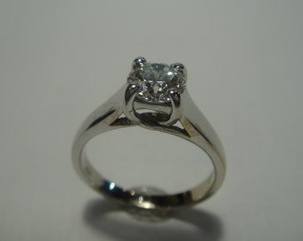 Solitaire diamond ring