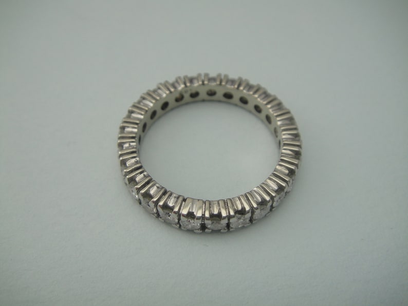Vintage 14kt white gold diamond alliance ring