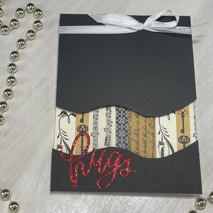 Handgemachte Grußkarte &#39;Hugs&#39;: Glitter Die-Cut, Washi Tape
