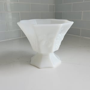 Vintage Grape and Grapevine Octagonal Rim and Base
