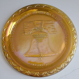 Vintage Indiana Glass Commemorative Bicentennial Liberty Bell Collector&#39;s Plate - Carnival Glass