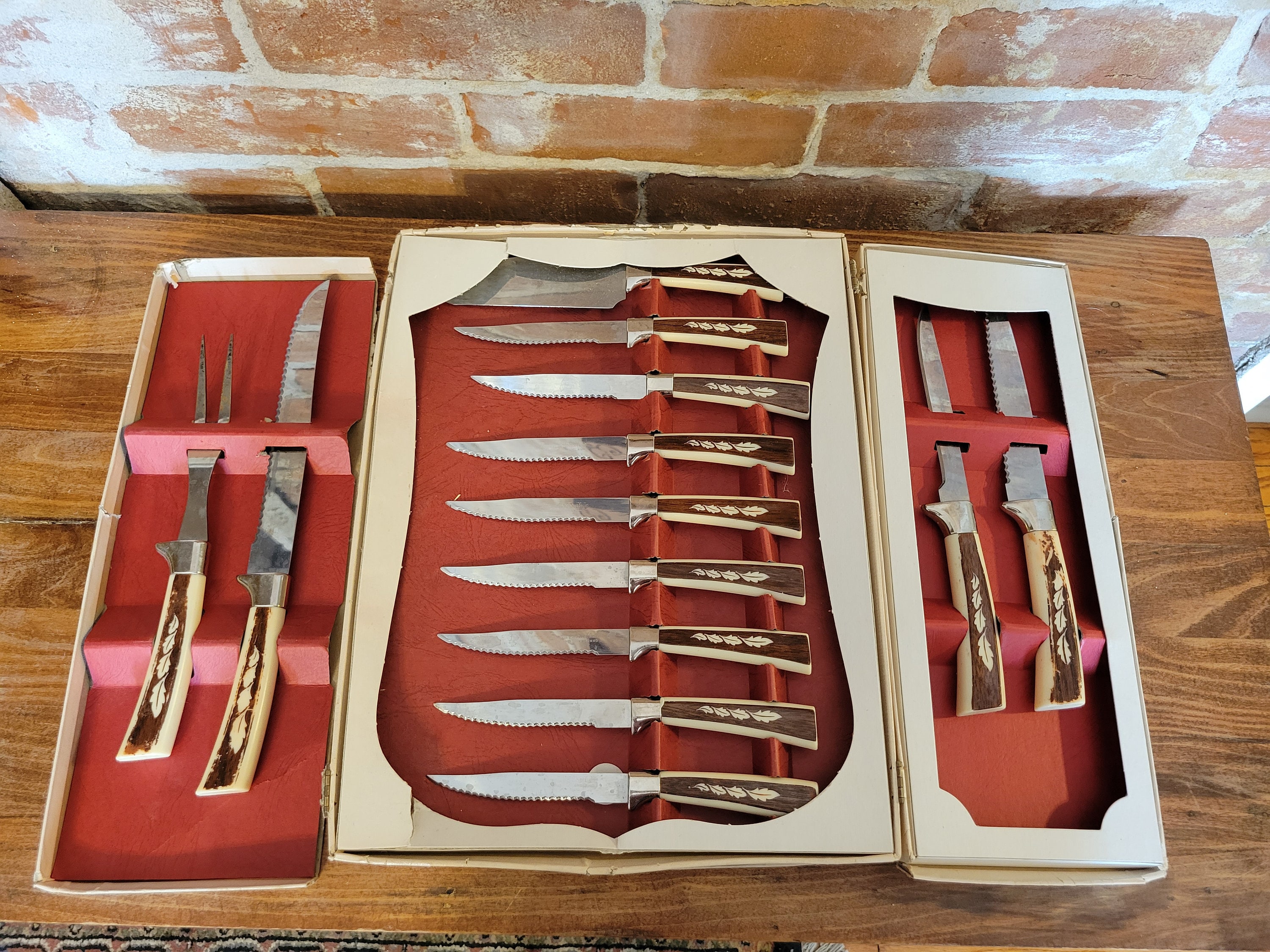  Kitchen Knife Set, 9-Piece Red Knife Set with Acrylic