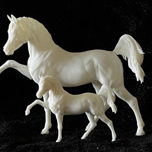 Stablemate scale Arabian stallion resin model horse LTD edition model horse figurine