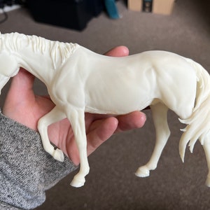 Classic  scale mustang stallion resin model horse LTD edition resin model horse figurine artist resin.