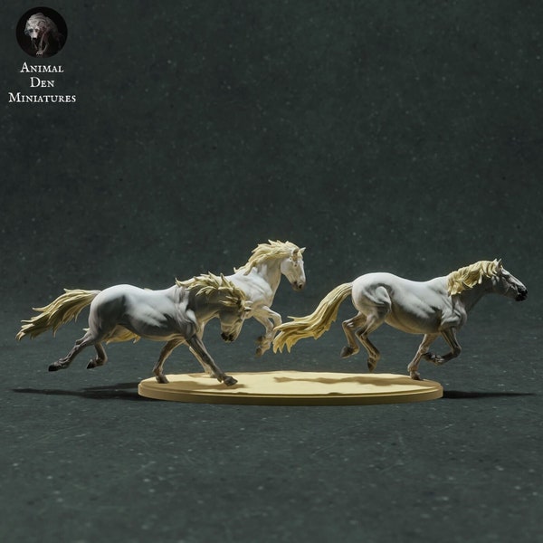 Künstler Kunstharz Modell Pferd Laufende Camargue Pferde 3er Set Classic - Weiß Resin - 1/12