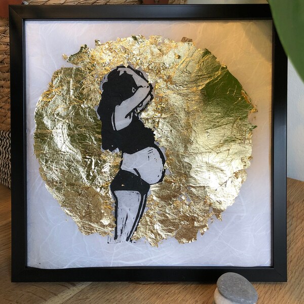 Gepersonaliseerd kunstwerk 'The Beginnings' silhouet zwangere vrouw met gouden maan / In Verwachting / Op Maat Gemaakt / Portret mogelijk