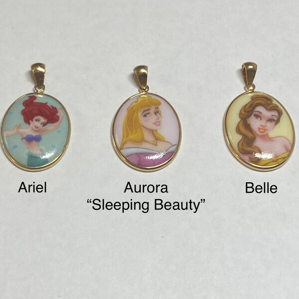 Vintage NOS 1990's 14K Yellow Gold Disney Princess Oval Porcelain Pendant (Ariel-Aurora-Belle)