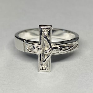 Sterling Silver Crucifix Ring - Etsy